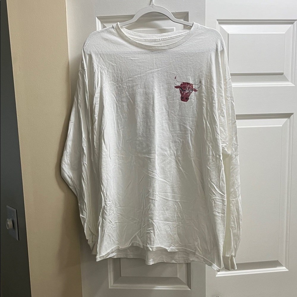 Chicago Bulls White Long Sleeve Shirt